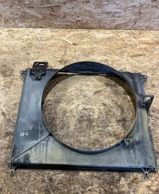 Toyota Hilux (AN10, AN20, AN30) Radiator cooling fan shroud 16711OL070