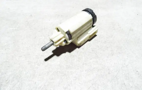 Audi A4 S4 B7 8E 8H Brake pedal sensor switch 8E0927189B