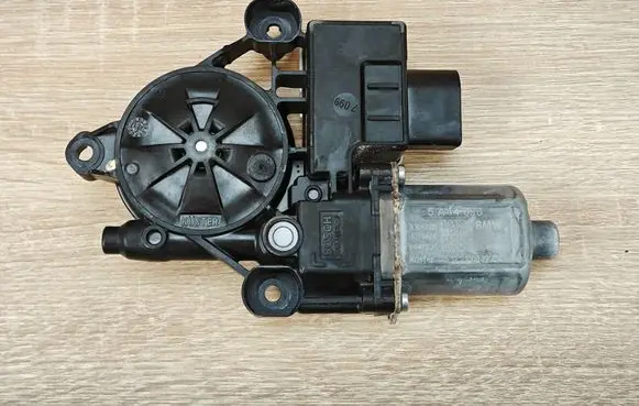 BMW 8 G16 Sunroof motor/actuator 5A44096