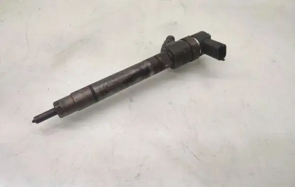 Volvo XC90 Fuel injector 30750283