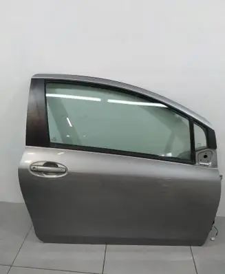 Toyota Yaris Front door 