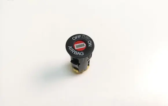 Passenger airbag on/off switch