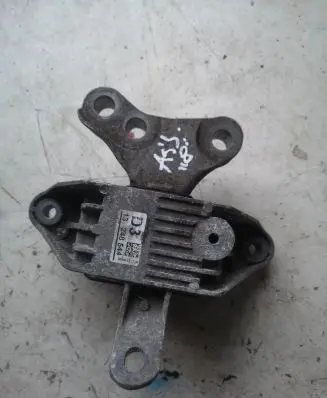Opel Astra J Engine mounting bracket 13248544