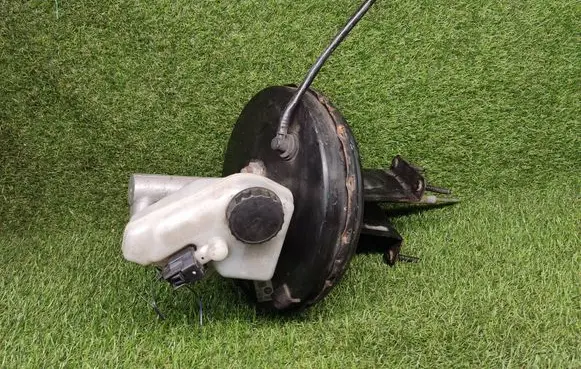 Ford Mondeo Mk III Brake booster 2S712B195CD 0904024584 0204024584