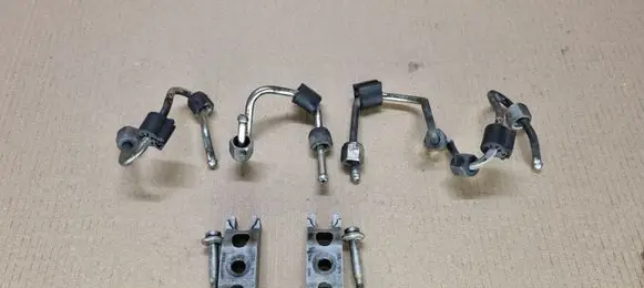 Skoda Octavia Mk2 (1Z) Fuel injector supply line/pipe 