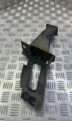 Volvo XC60 Radiator mount bracket 