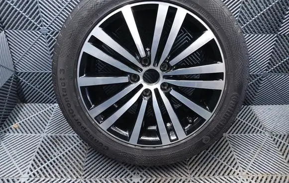 Volkswagen PASSAT B7 R17 alloy rim 3AA601025G