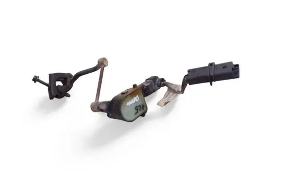 Headlight/headlamp level sensor