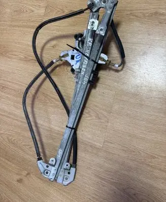 Chrysler Voyager Front door manual window regulator 