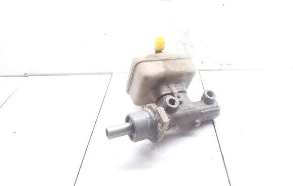 Volkswagen Bora Master brake cylinder 21027099