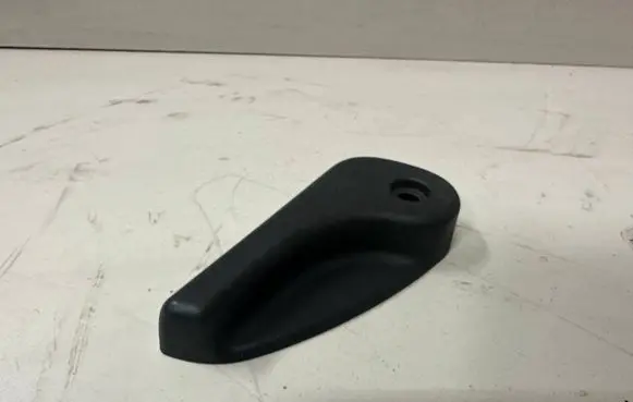 Engine bonnet (hood) release handle