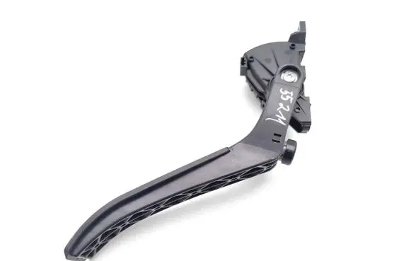 Volkswagen Touareg I Accelerator throttle pedal 7L6723507J 6PV007770-26