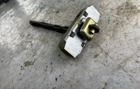 Nissan Patrol Y61 Loading door check strap stopper 