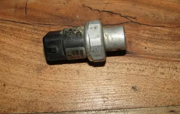 Air conditioning (A/C) pressure sensor