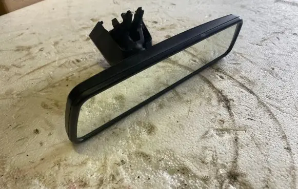 Volkswagen Golf VII Rear view mirror (interior) E1021065
