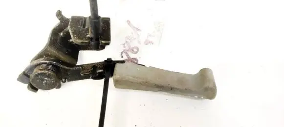Engine bonnet (hood) release handle