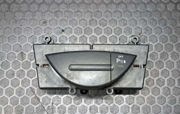 Mercedes-Benz E W211 Parking (PDC) sensor switch 2118216958 03751222