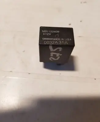 Mitsubishi Galant Other relay MR122409