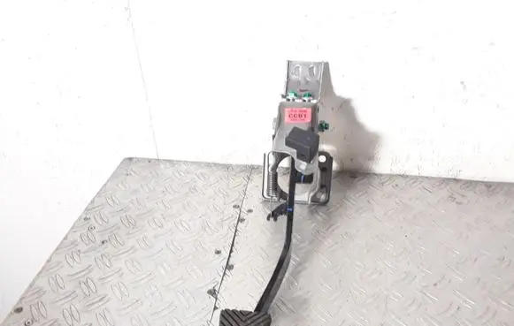 Hyundai i20 (PB PBT) Brake pedal 328001J100