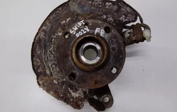 Suzuki Swift I Stub axle 