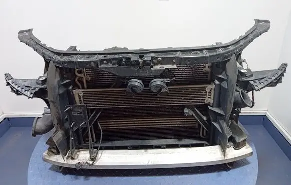 Audi Q7 4L Front bodywork piece 