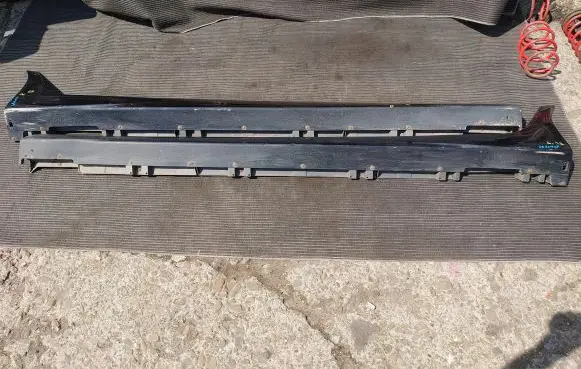Mitsubishi Grandis Front sill trim cover MN145461 MN145462