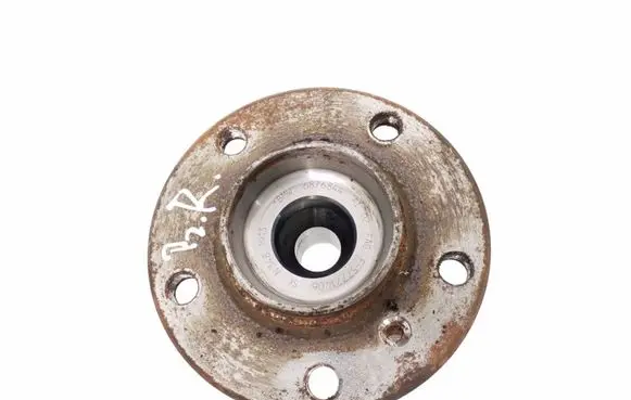 BMW 4 F32 F33 Front wheel hub 6876844 F57771406