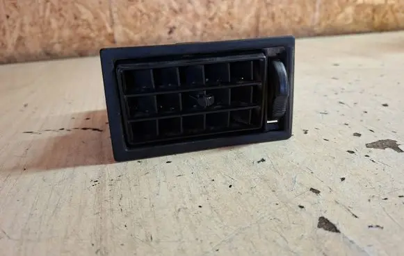 Volkswagen Transporter - Caravelle T4 Dashboard side air vent grill/cover trim 701819709 701819704