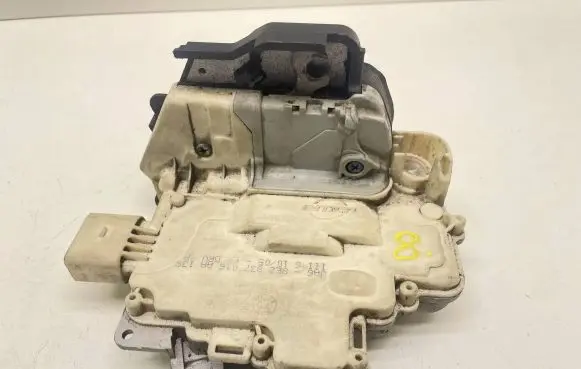 Audi A4 S4 B7 8E 8H Front door lock 8E2837016AA