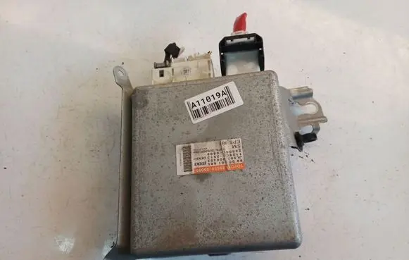 Toyota Avensis T270 Power steering control unit/module 8965005090