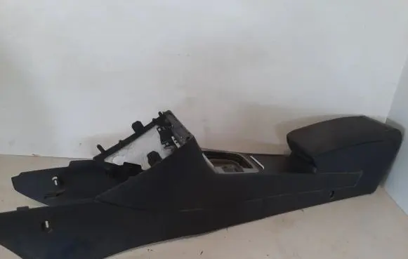 Volkswagen PASSAT B6 Center console 3C0863319S
