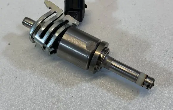 Lexus RX 450H Fuel injector 2325031120