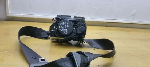 Mercedes-Benz CLS C219 Front seatbelt 609098200B 216853412A 602208100