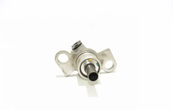 Audi A4 S4 B5 8D Master brake cylinder 101973