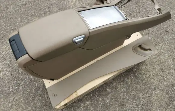 Volvo V70 Center console 