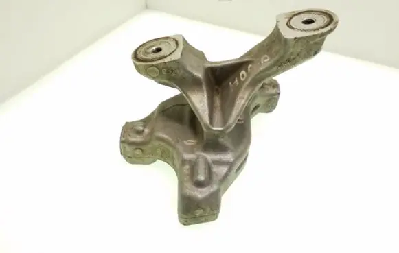 Honda CR-V Engine mounting bracket