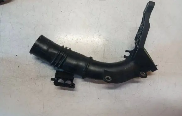 Volvo V40 Intercooler hose/pipe AV6Q9351BC