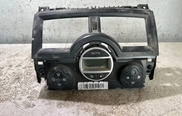 Renault Megane II Climate control unit 8200413906 69340061 031061M
