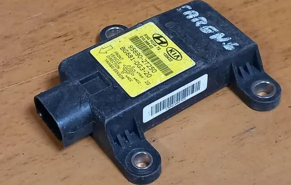 KIA Carens III Front height sensor lever 956902T250