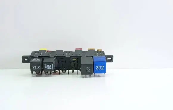Audi A4 S4 B5 8D Fuse module