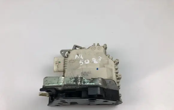 Audi A4 S4 B7 8E 8H Coupe door lock (next to the handle) 8K0839015C