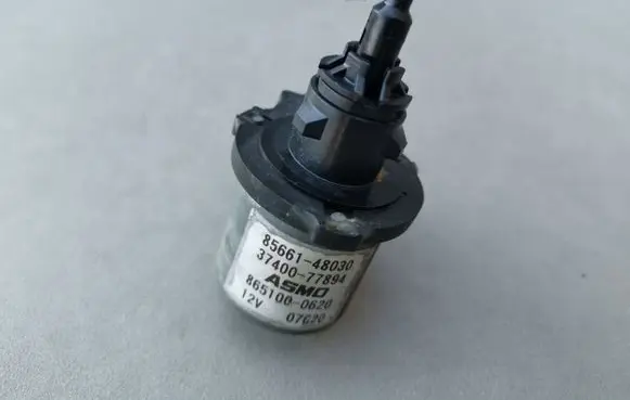 Lexus RX 330 - 350 - 400H Headlight level adjustment motor 8566148030 3740077894 8651000620