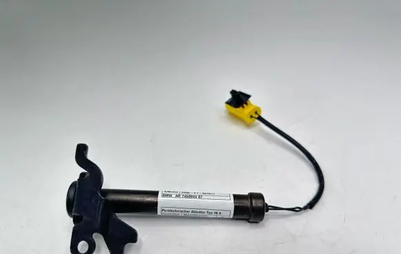 BMW 2 F44 Bonnet Pedestrian Airbag Actuator 7450944