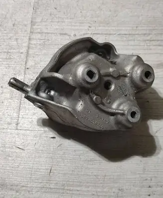 Peugeot 308 Fuel pump bracket 9824088780