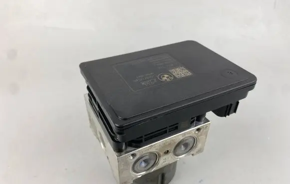 BMW i3 ABS Pump 6896138