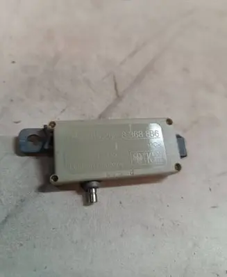 BMW 5 E39 Aerial antenna amplifier 8368886