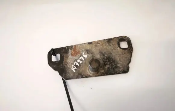Audi 80 90 S2 B4 Rear door lock loop/hook striker 