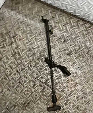 Toyota Hilux (N80, N90, N100, N110) Hand brake release handle 