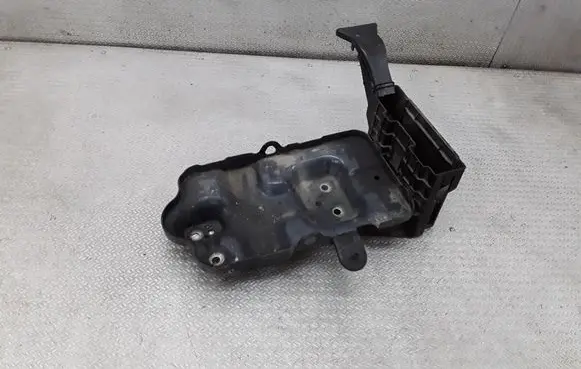 Chevrolet Captiva Battery tray 