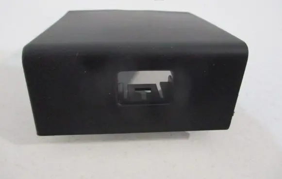 Peugeot 308 USB socket connector 98026536ZD